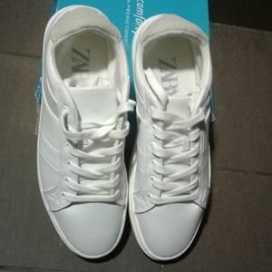 Brand New Zara Sneakers size 38